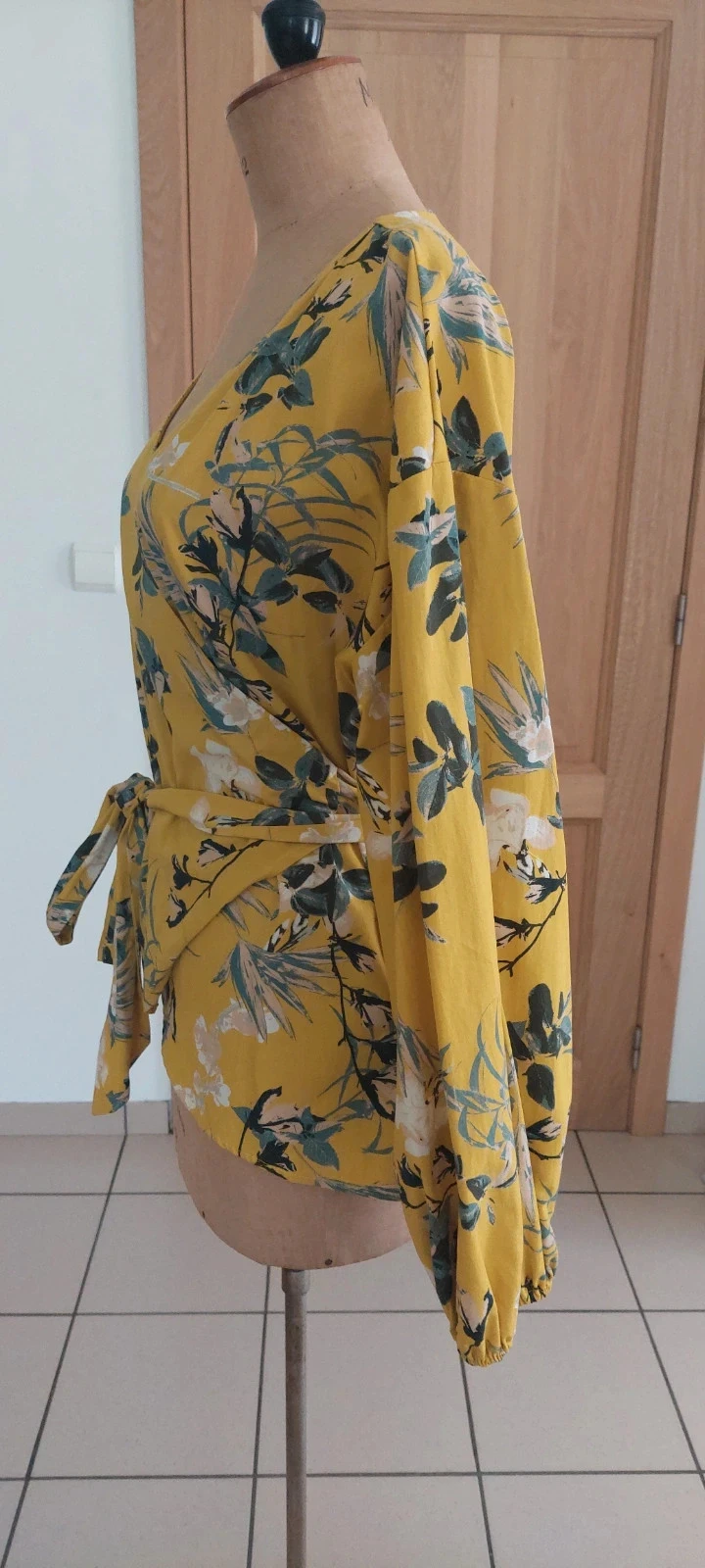 Blouse cache-cœur à fleurs VILA Clothes - Taille L (40) - Jaune moutarde – photo 4